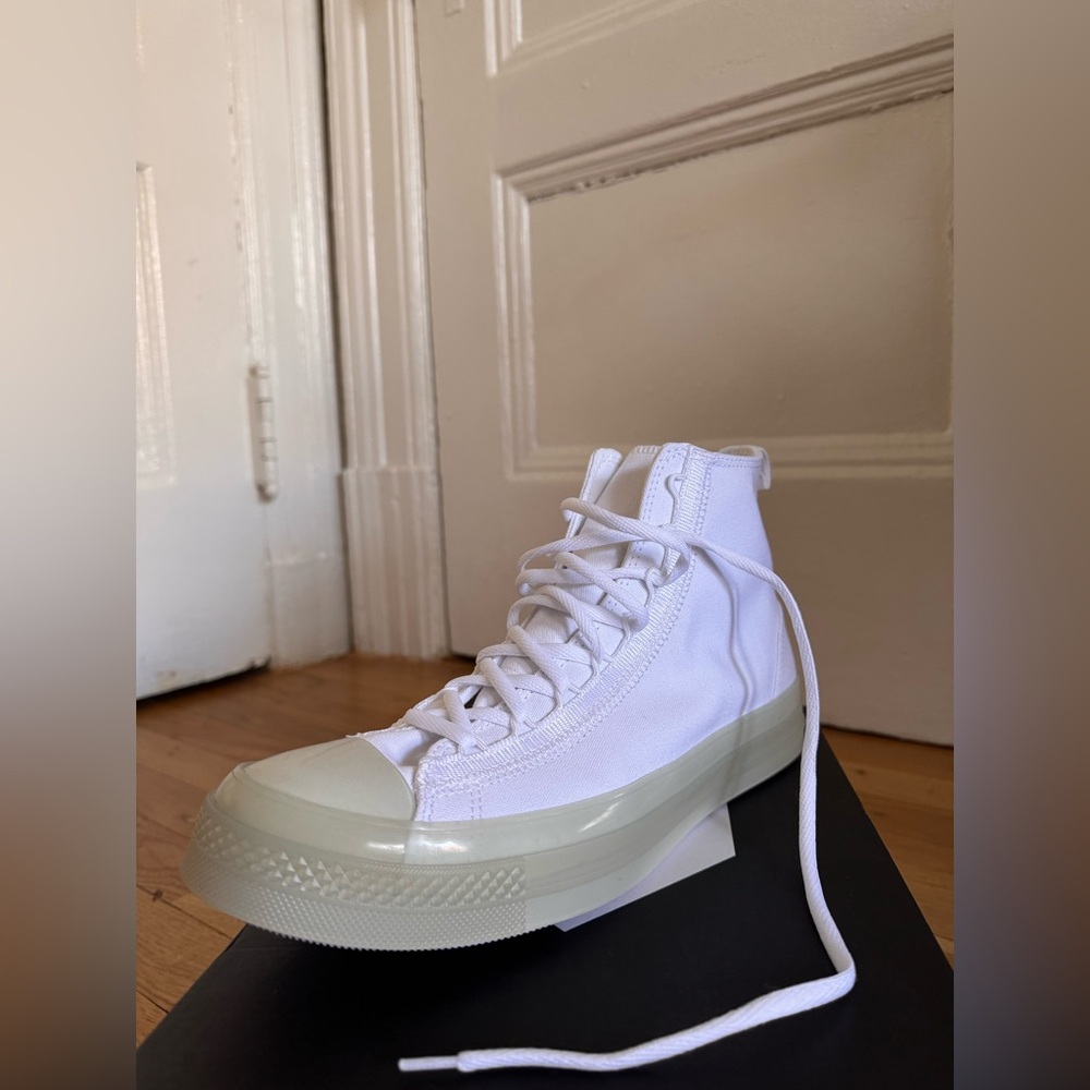 Men’s White Converse Chuck Taylor All Star CX EXP2 High-Top Sneakers, size 10.5